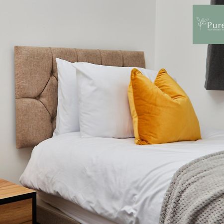 PureStay Manchester: 5-Bedroom Business Haven Exterior photo