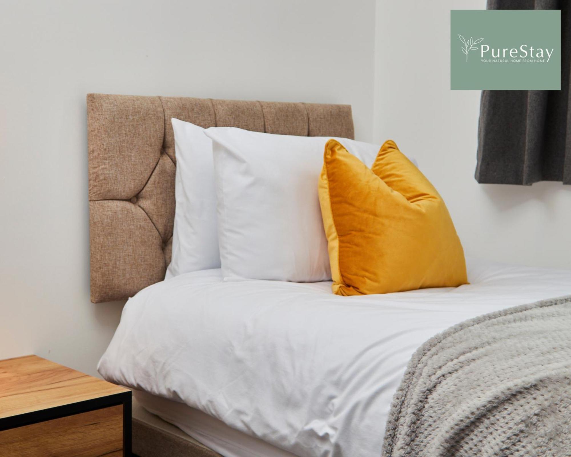 PureStay Manchester: 5-Bedroom Business Haven Exterior photo