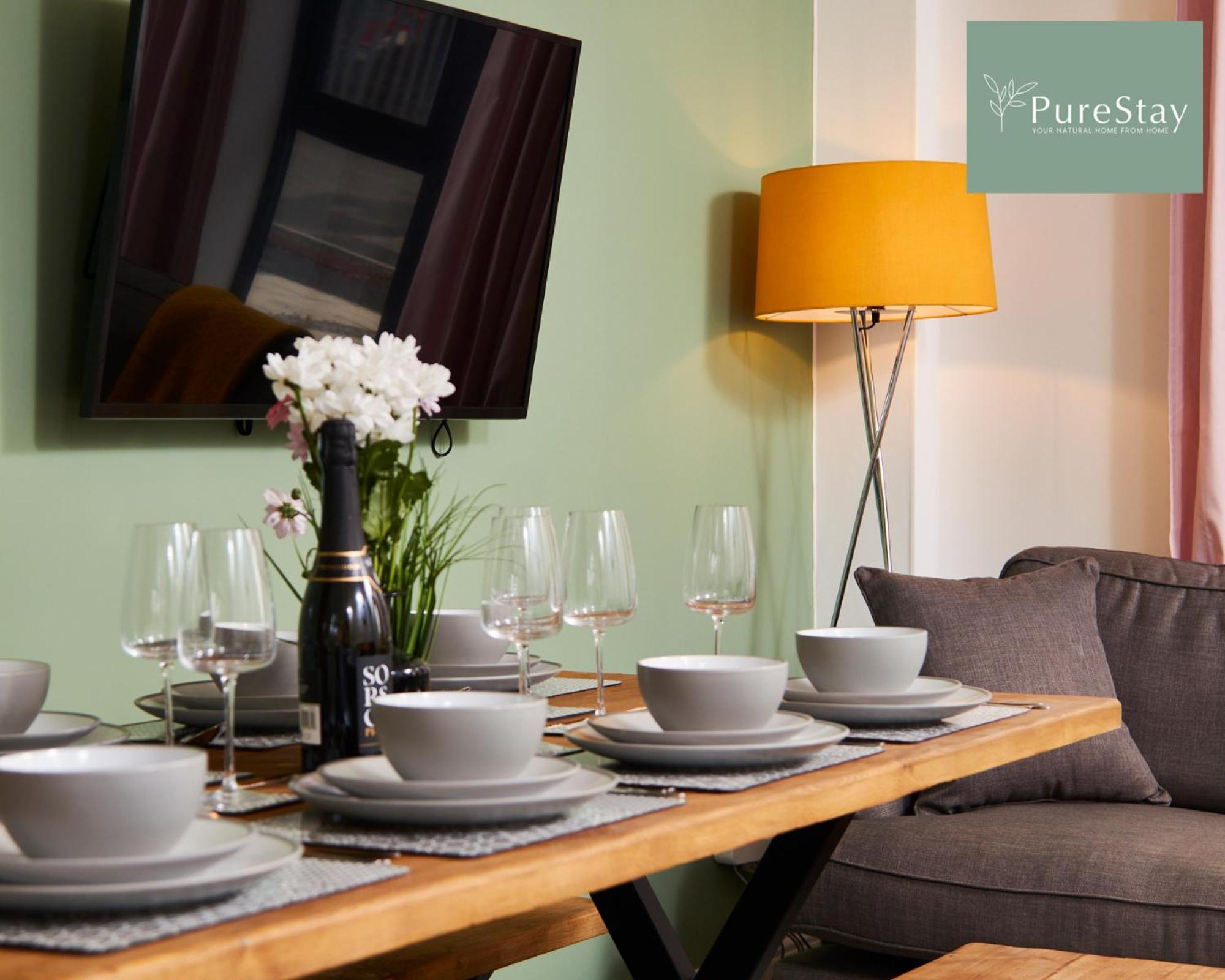 PureStay Manchester: 5-Bedroom Business Haven Exterior photo