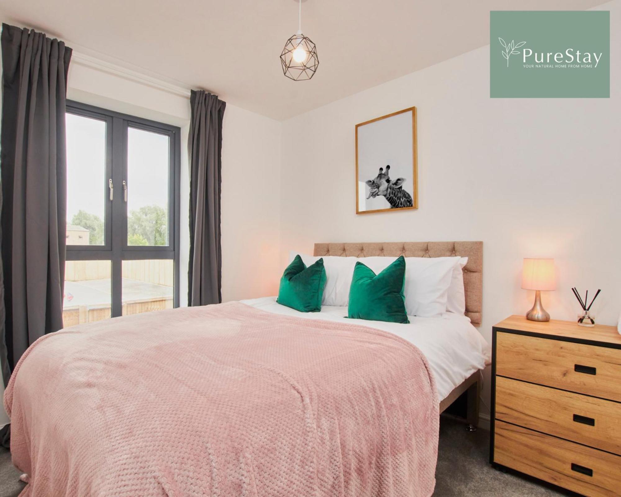 PureStay Manchester: 5-Bedroom Business Haven Exterior photo