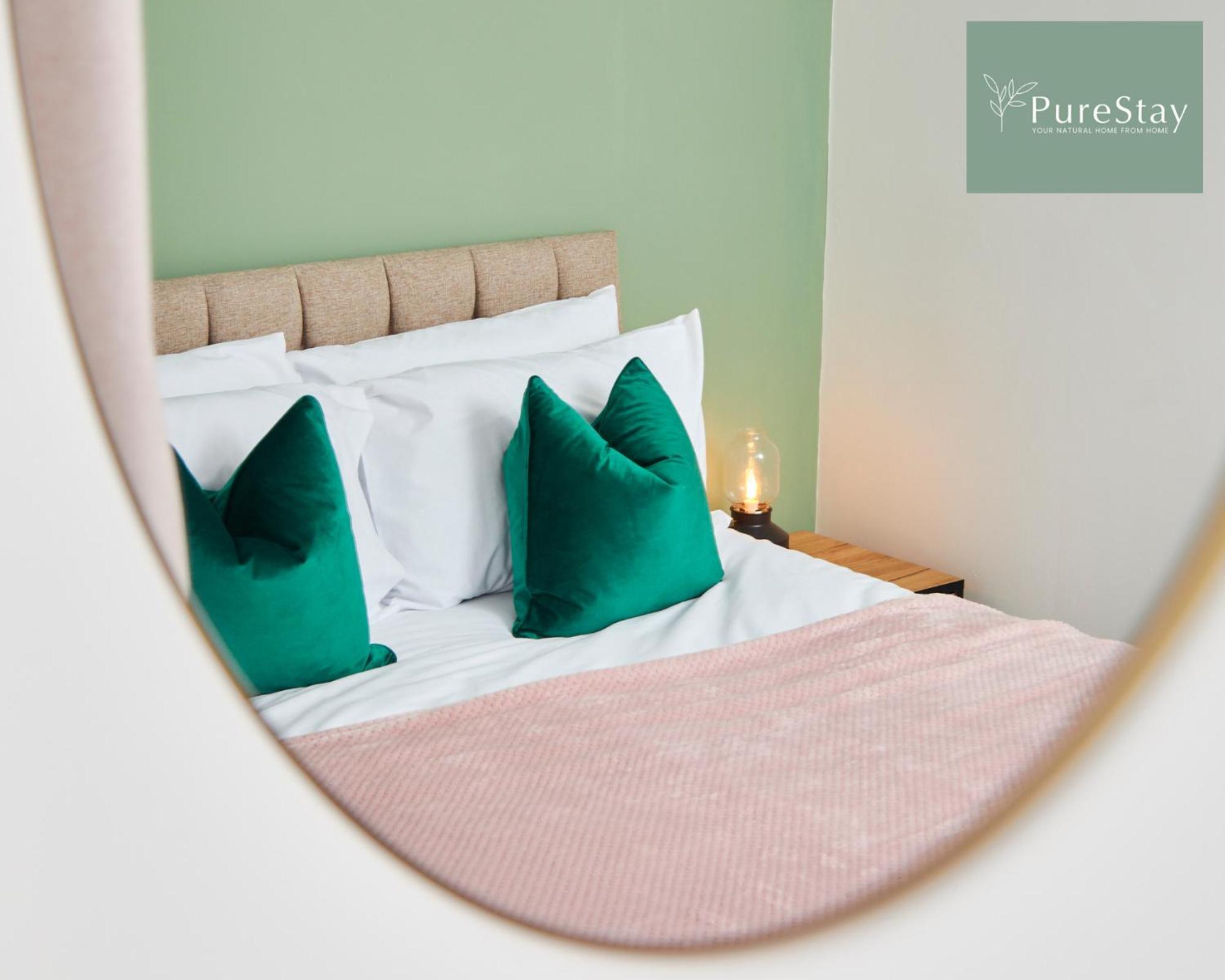 PureStay Manchester: 5-Bedroom Business Haven Exterior photo