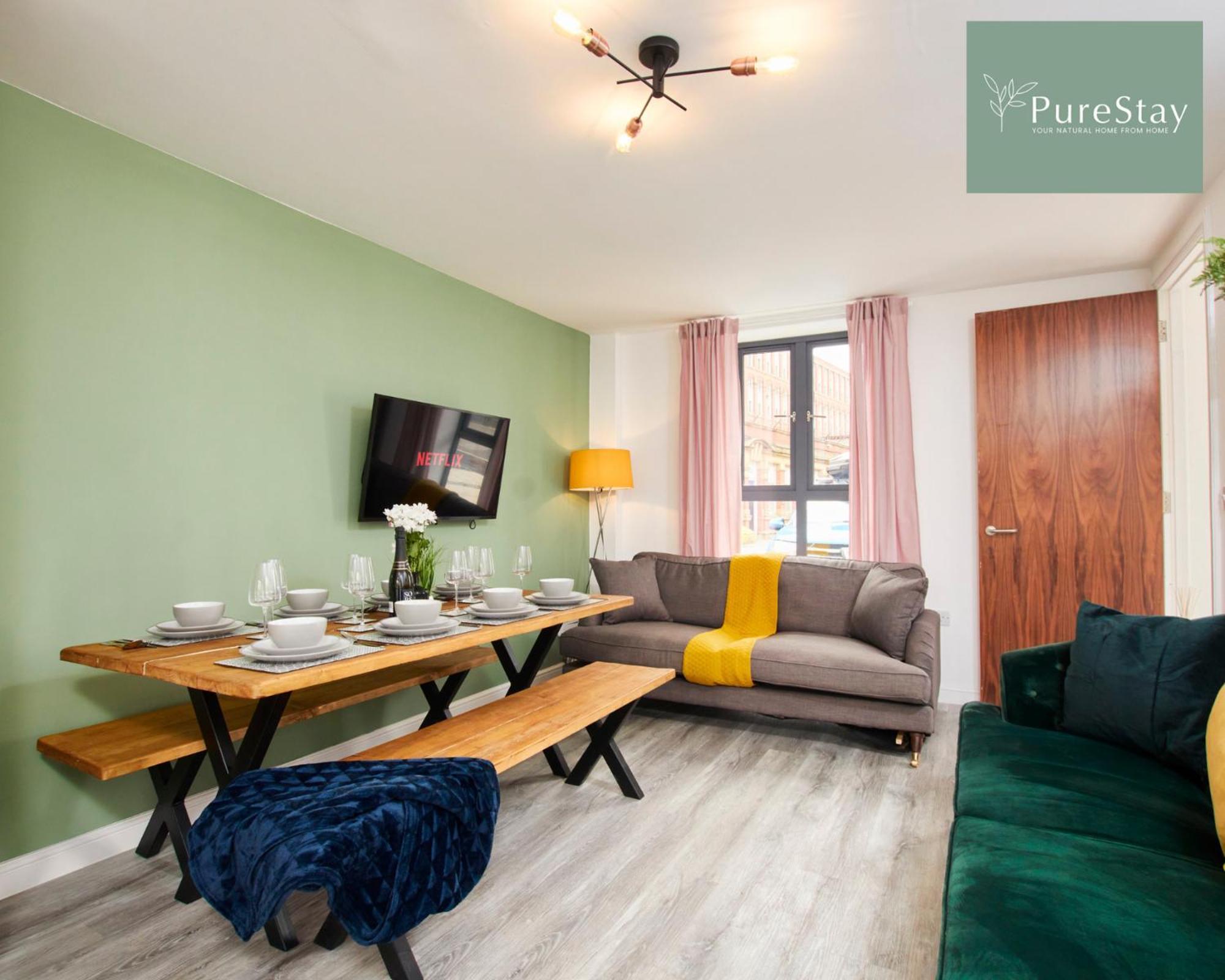 PureStay Manchester: 5-Bedroom Business Haven Exterior photo