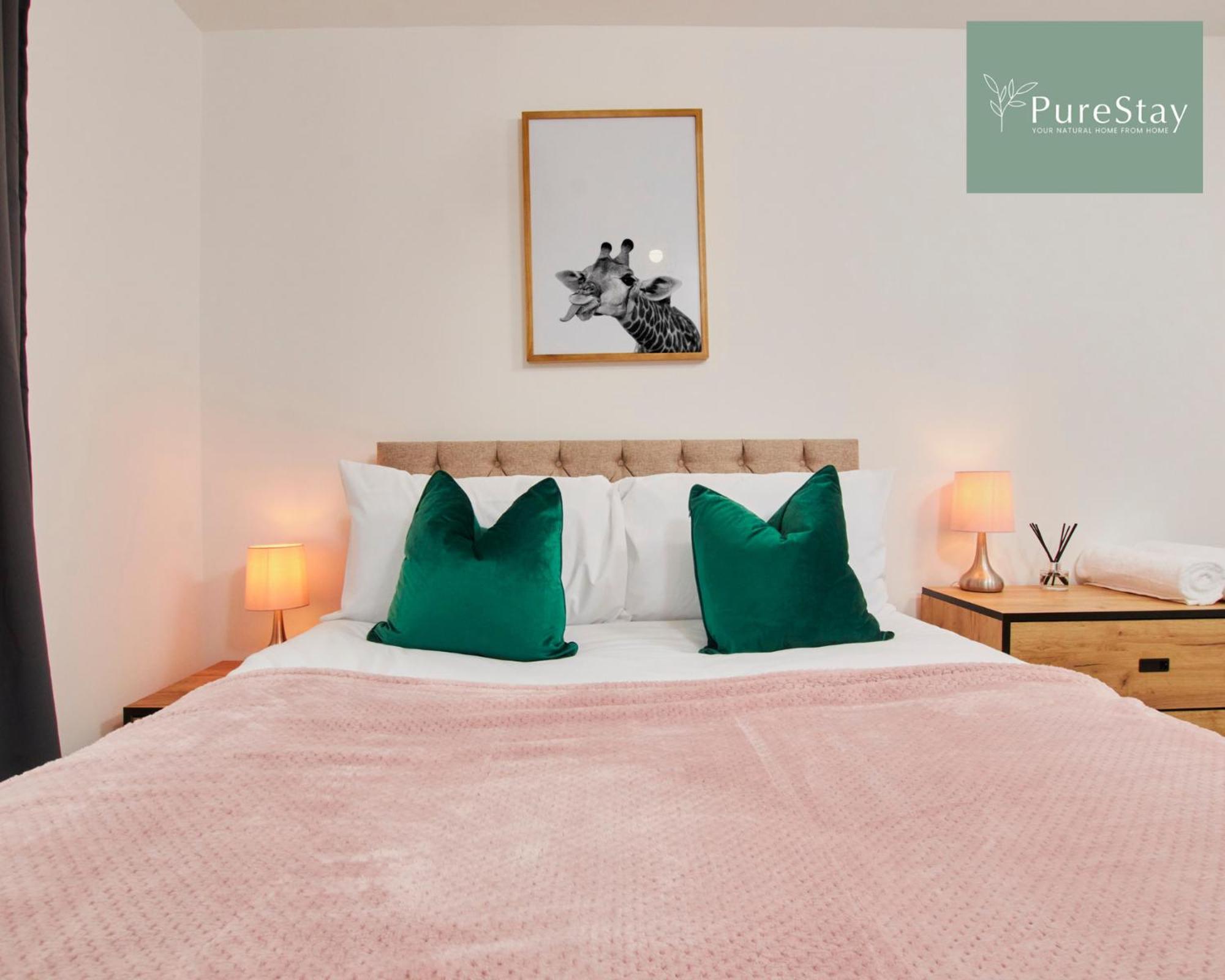 PureStay Manchester: 5-Bedroom Business Haven Exterior photo